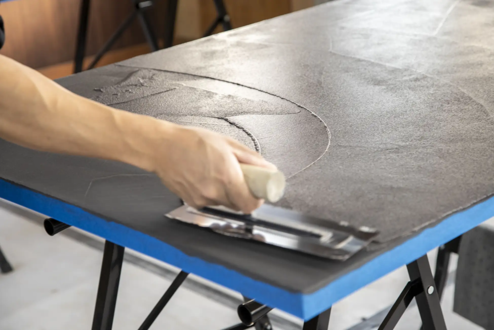 1cm単位のサイズオーダーOK！熟練の左官職人が作るモルタル調天板の