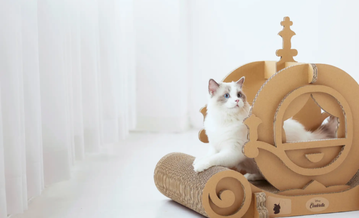 愛猫が物語の世界に!?ディズニー作品がモチーフの強化ダンボール キャットソファ・キャットトイ