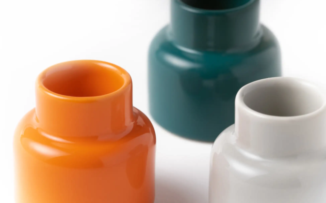 【洗面所DIY】ひとり分のケアを1つに。ツール4種をまとめて立てる陶器の歯ブラシ立て「TINYVASE」で叶える美しいサニタリー空間編集術